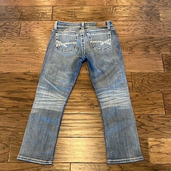 BKE Denim Sabrina Low Rise Capri Size 26 - Picture 2 of 16